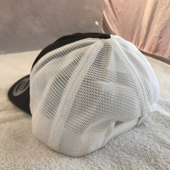 Yupoong for Vail, Colorado Adjustable Grey & White Mesh SnapBack Baseball Cap - Picture 9 of 14